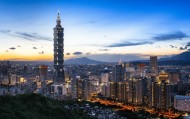 解放军43架军机三面围台，岛内已经乱成一锅粥，统一信号拉满？