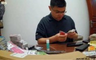 男子邮递价值107万元加油卡遭快递员变卖，警方以诈骗立案，当事人：5个包裹每个保价5万，却只赔偿2500元