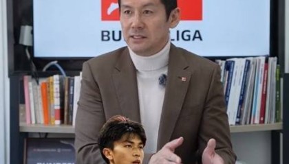 杨晨：蒯纪闻天赋和王钰栋不一样 很少见到这种人球结合快的球员
