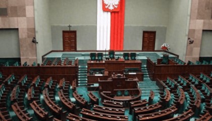 马克龙官宣重磅消息，4万名士兵或将参战，中方火速发声