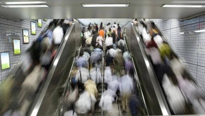 地铁“负重”：昆渝决定涨价，佛山决定关空调