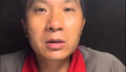 快递员自曝入职京东13年，税后工资100多万，已签无期限合同