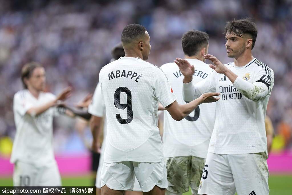皇马天鹅绝唱？3-0血洗帕丘卡成最后荣耀，银河战舰陷入史上最黑暗时刻！