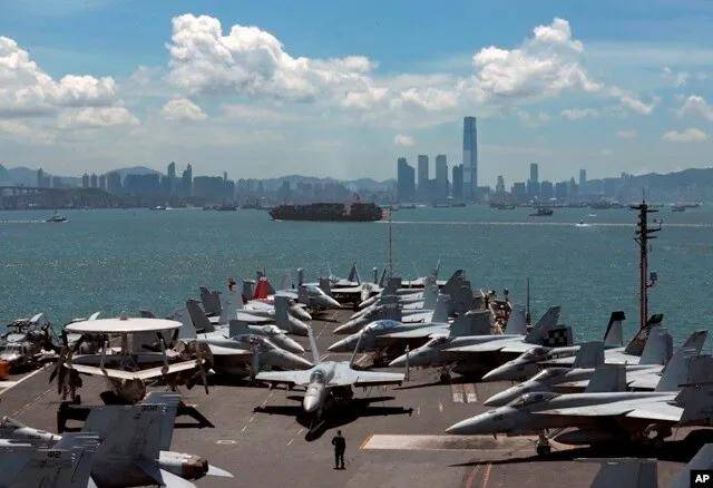 凭什么每次都让香港群众先看航母？香港：世界各国的航母我都见过